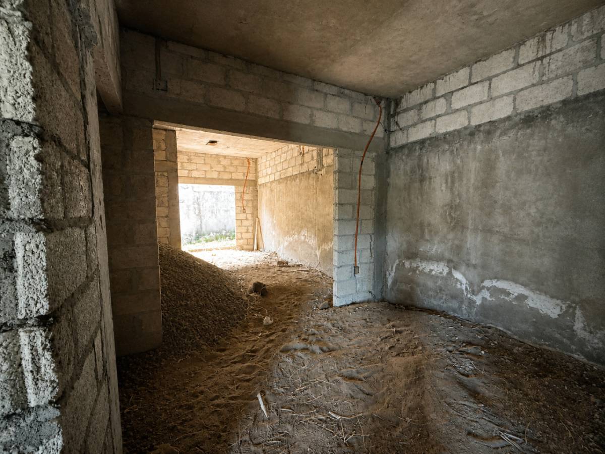 Terreno con construcción en obra negra 1 nivel - Miniatura 7