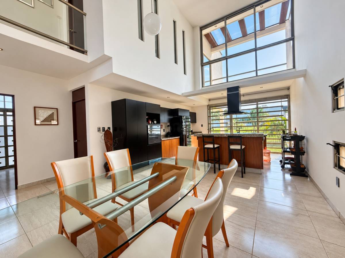CASA EN EL NUEVO VERACRUZ  3 RECAMARAS,  JARDIN Y DE DOBLE ALTURA - Miniatura 4