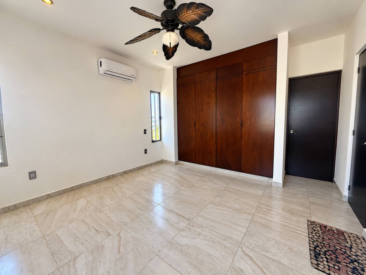 CASA EN EL NUEVO VERACRUZ  3 RECAMARAS,  JARDIN Y DE DOBLE ALTURA - Miniatura 5