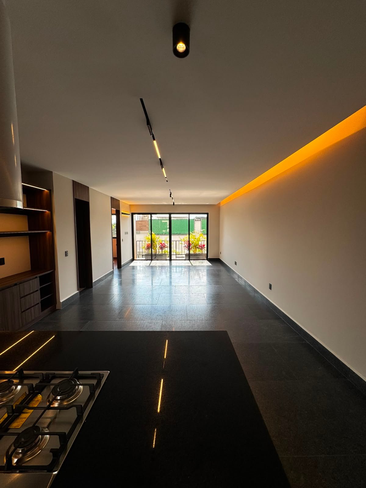 Espectacular Departamento Casi Nuevo en Las Águilas | 2 Rec, 3 Baños, 2 Estacionamientos - Miniatura 10