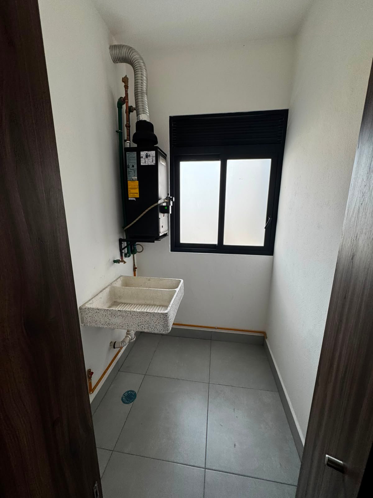 Espectacular Departamento Casi Nuevo en Las Águilas | 2 Rec, 3 Baños, 2 Estacionamientos - Miniatura 11